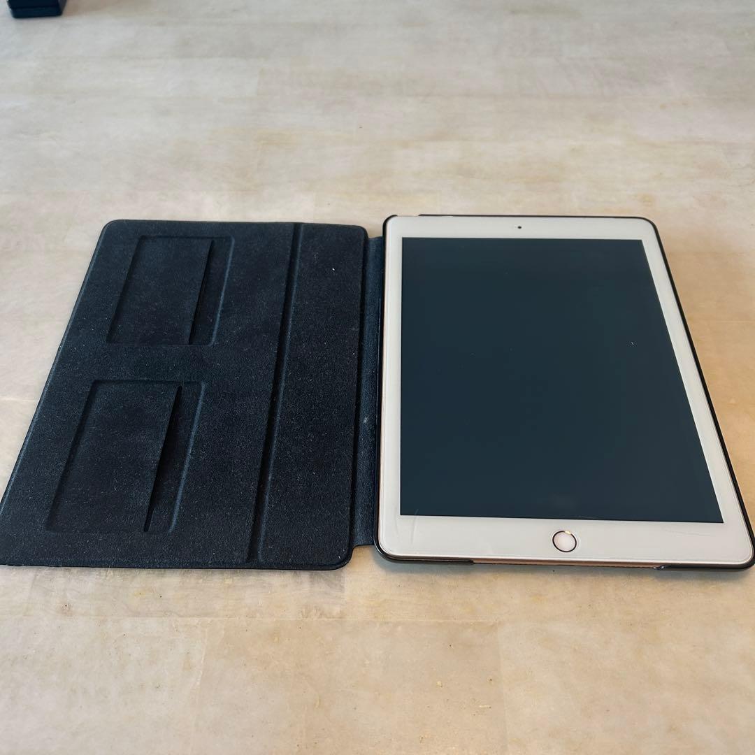 iPad 第6世代 Simフリー 128GB ホワイト