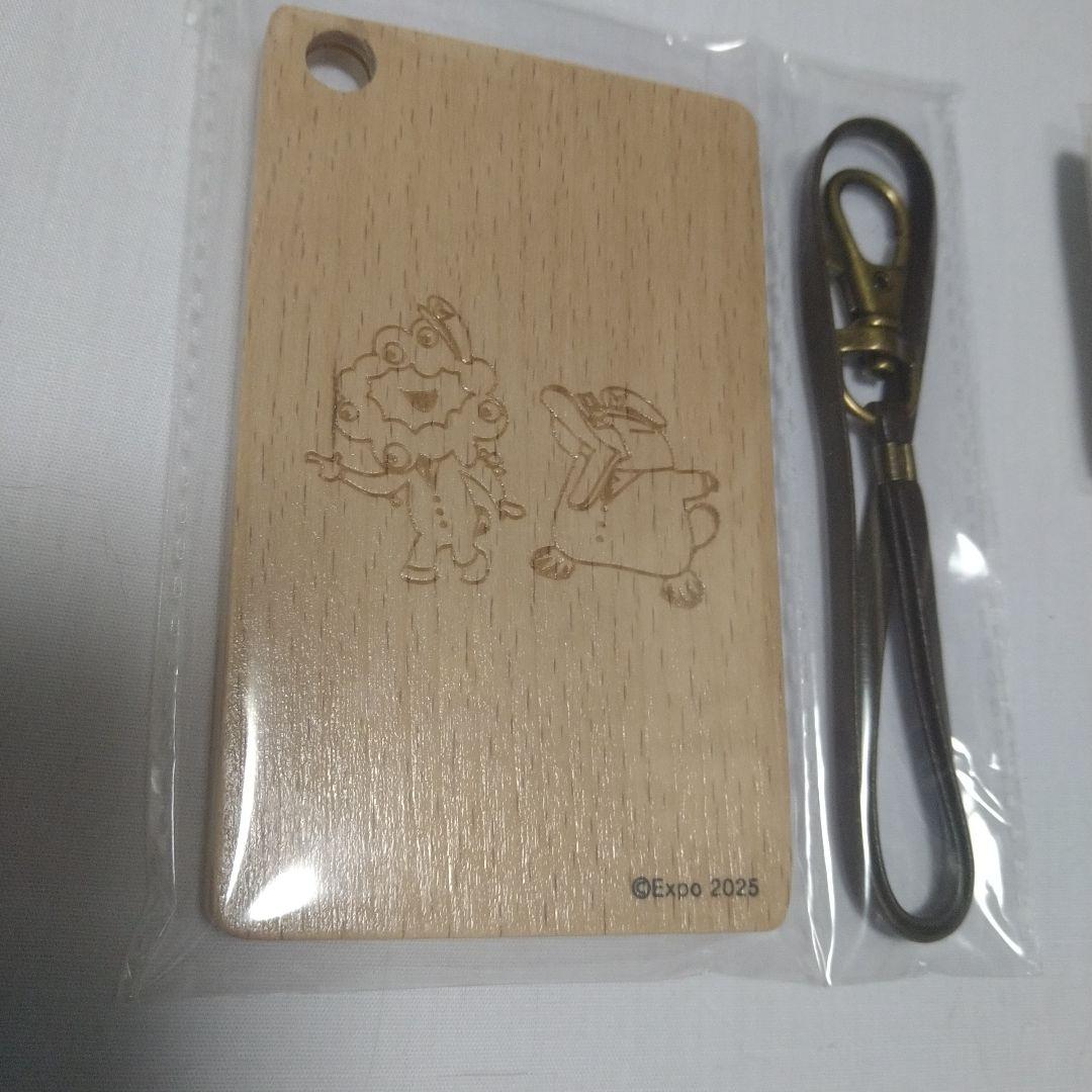 万博限定デザインICOCAカードと木製ケース　おまけ付き