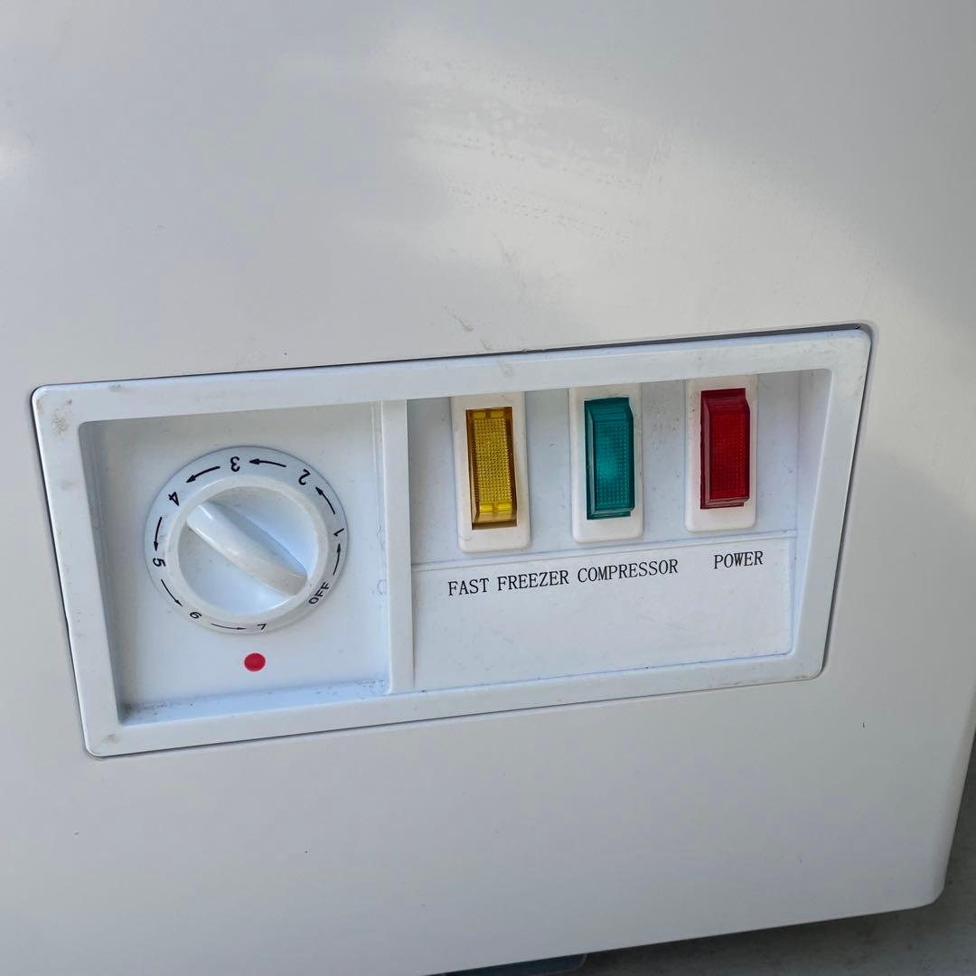 2023年購入 WHITE BEAR 冷凍ストッカー 250L 鍵アリ 100V