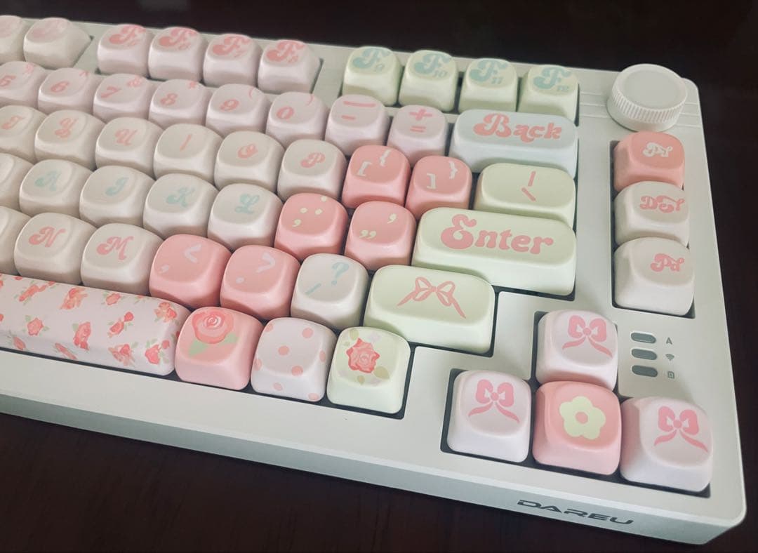 キーボード　かわいい　ピンク　打鍵音