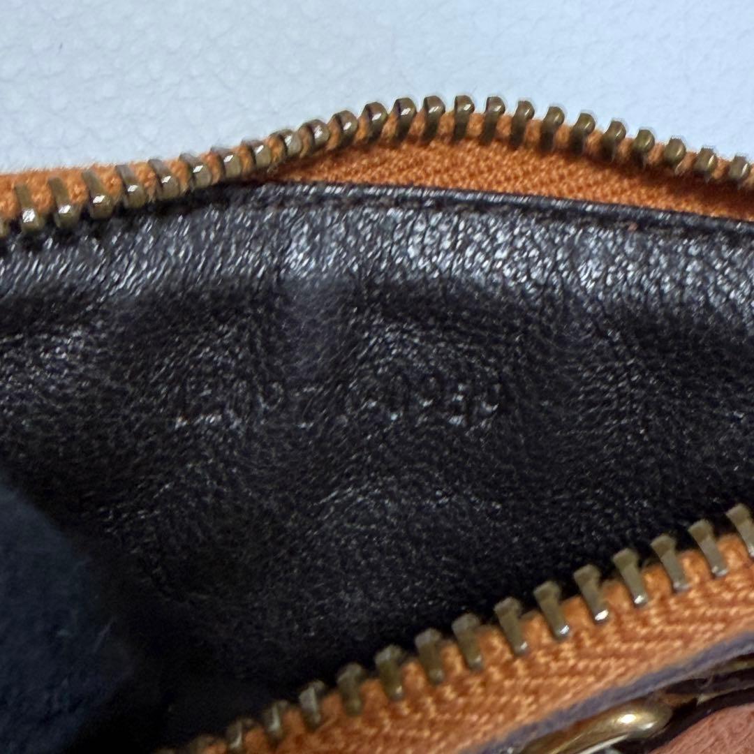 ✨極美品 希少モデル✨ グッチ スタッズ付き チェーン ケース GG柄