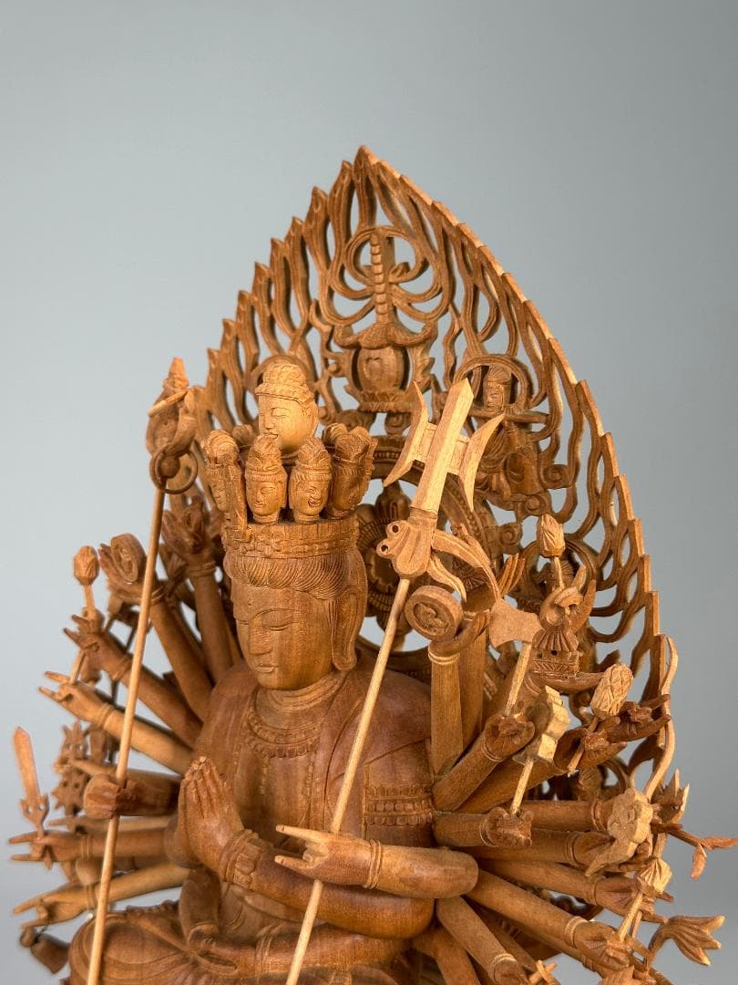 仏教美術　相国大龍　有馬頼底　白檀　細密木彫　千手観音像　共箱付　証明書付　美品