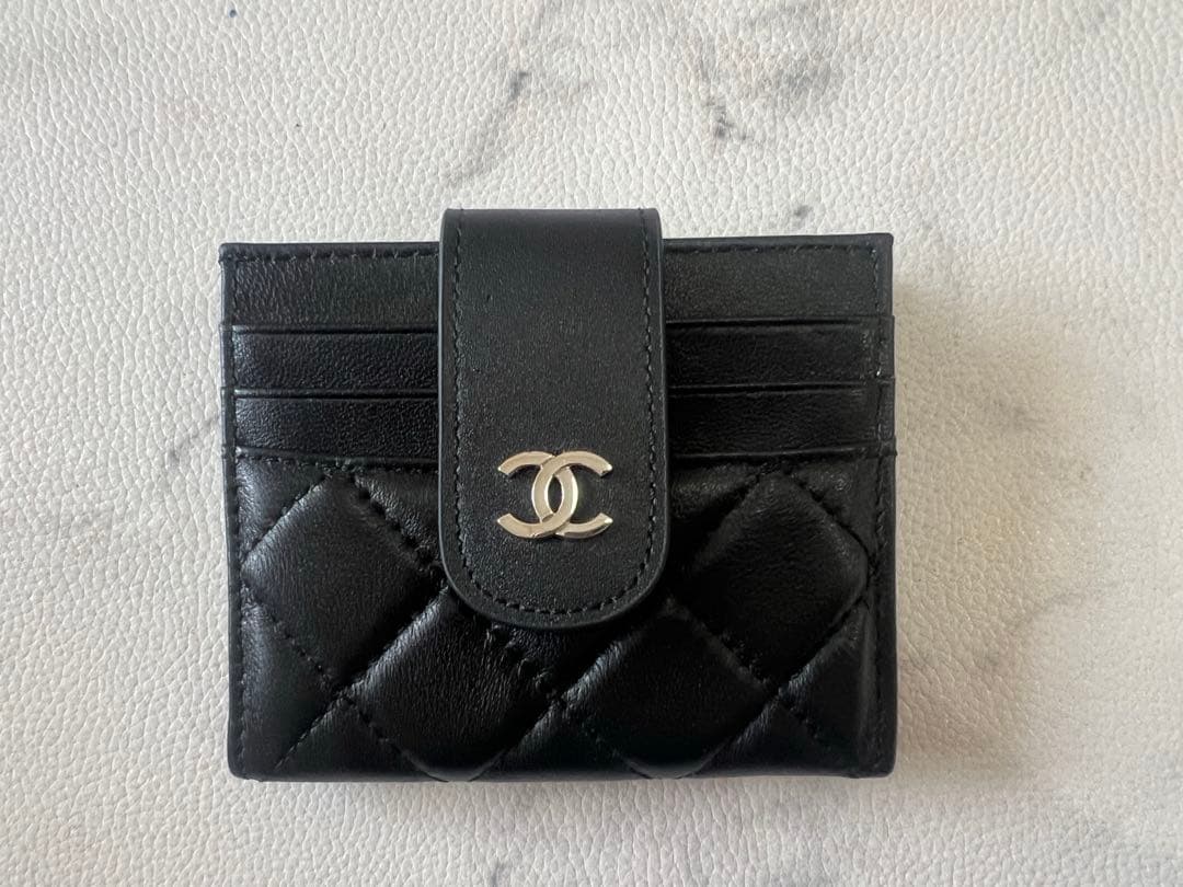 CHANEL レザーブラック 二つ折り財布