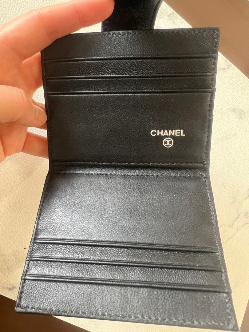 CHANEL レザーブラック 二つ折り財布