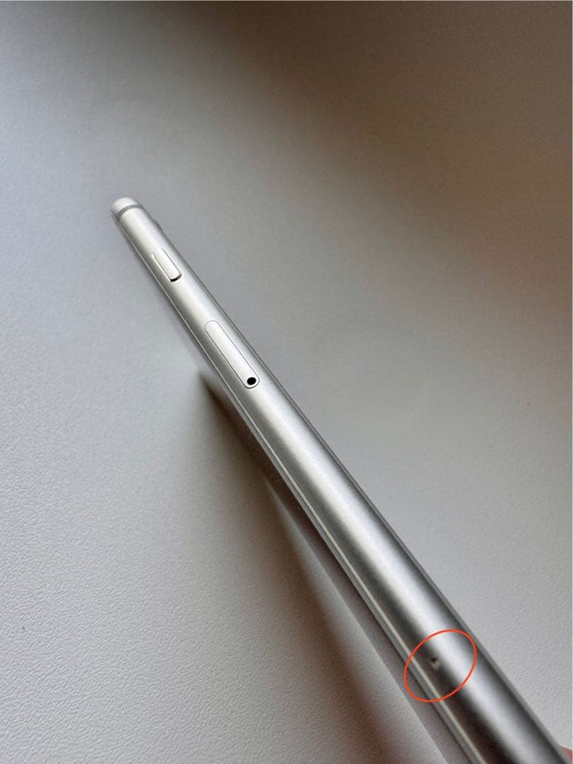 【超美品】Apple iPhone 8 シルバー 64GB バッテリー残100%