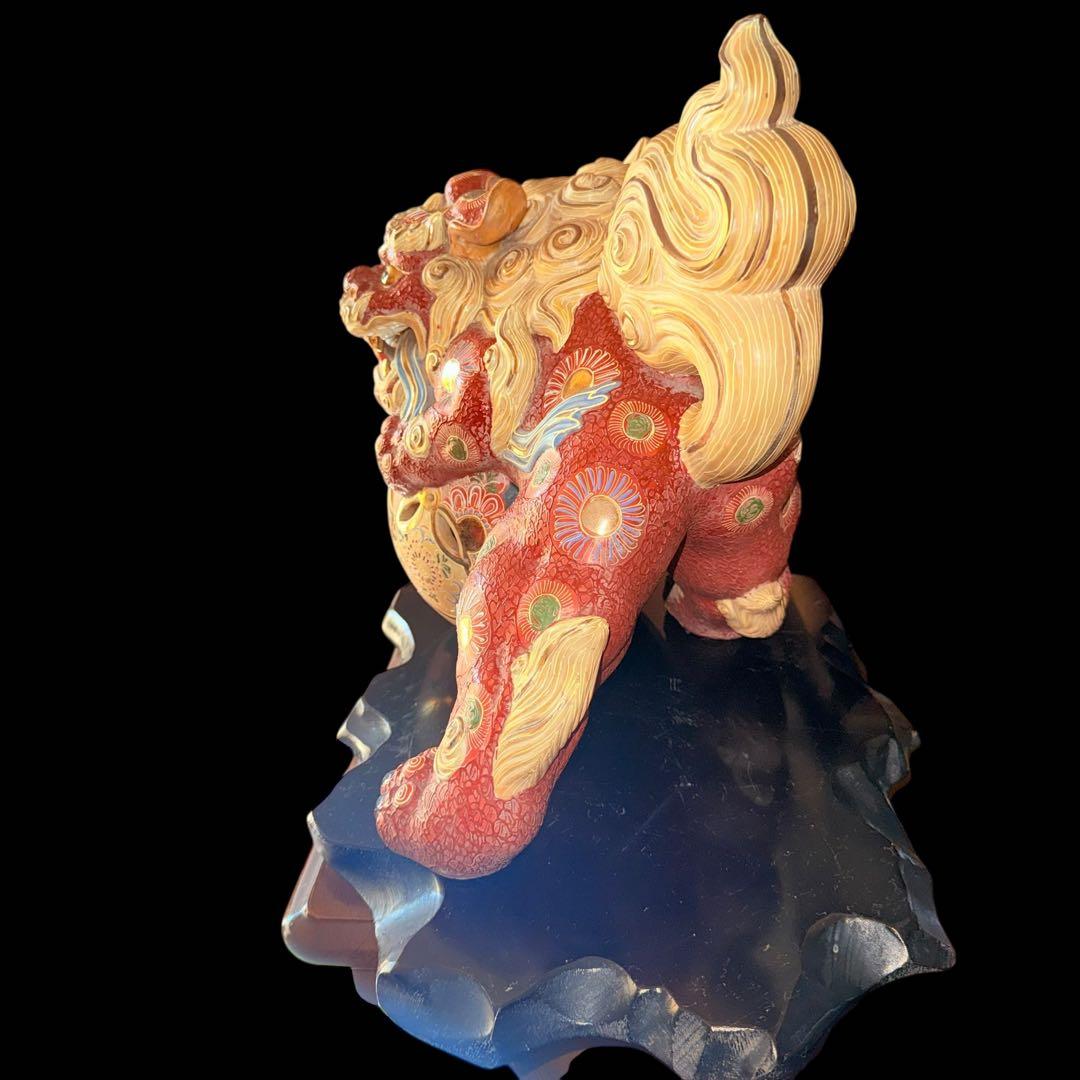 【九谷焼】玉乗り獅子の置物 陶器 縁起物コレクション品　台座付 約34㎝