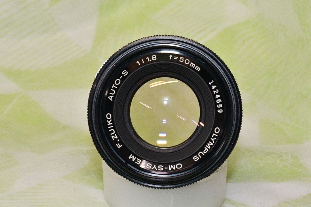 《極美品》OLYMPUS OM10+標準レンズ+付属品多数　a409