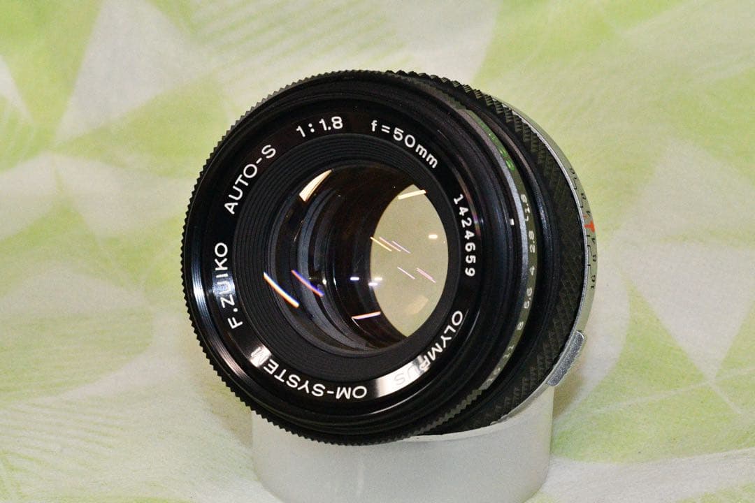 《極美品》OLYMPUS OM10+標準レンズ+付属品多数　a409