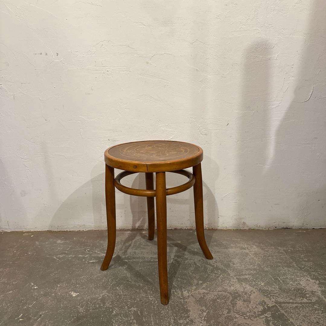 ヴィンテージ　ラウンドスツール　ベントウッド　座面装飾