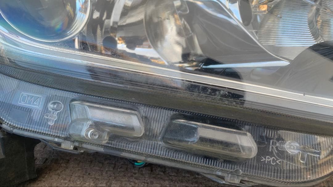 中古 トヨタ 純正 プリウス 《 ZVW30 》 右ヘッドライト Koito