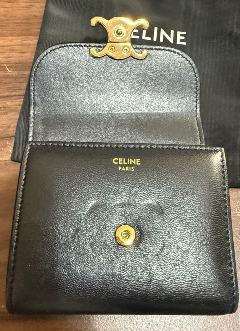 即購入OK✨美品✨CELINE✨黒 レザー ✨二つ折り財布✨