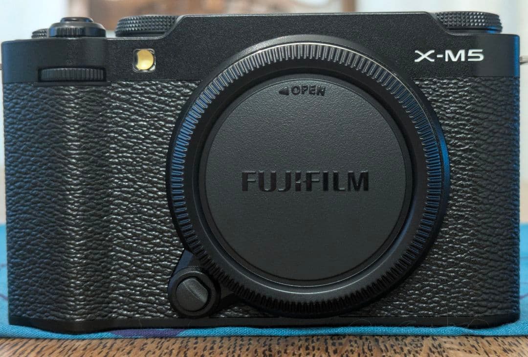 【美品】FUJIFILM X-M5 ミラーレスカメラ 本体