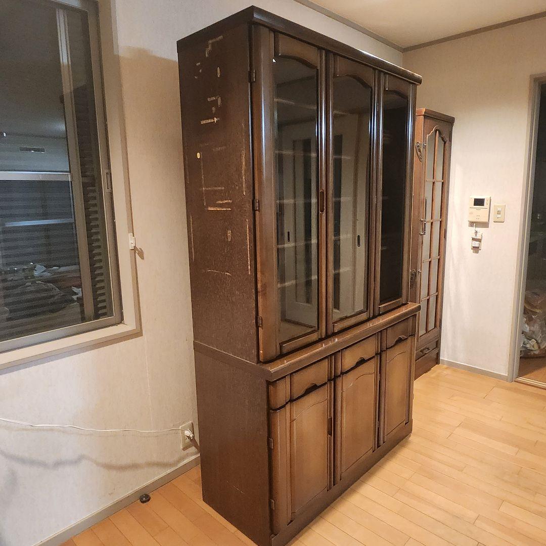 【直接引取】木製ブラウンキャビネット ガラス扉付き