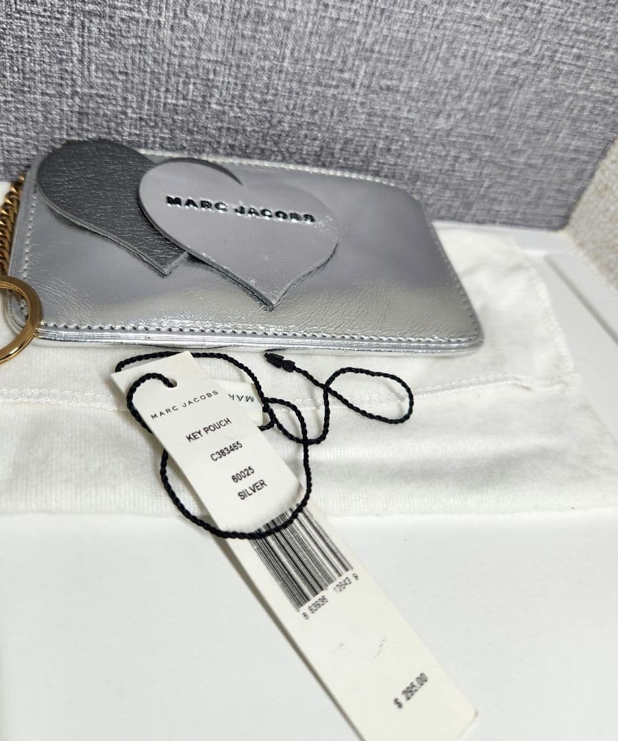レア 新品 MARC JACOBS ケース キーリング付きポーチ シルバー