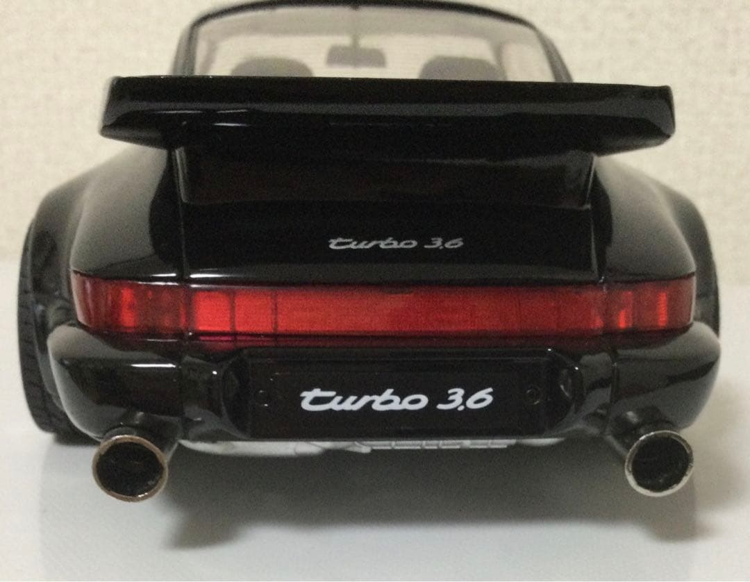 ソリド1/18ポルシェ911(964)Turbo3,6 1990 ブラック