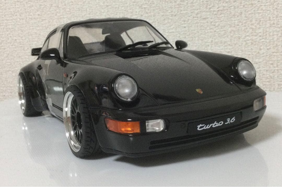 ソリド1/18ポルシェ911(964)Turbo3,6 1990 ブラック