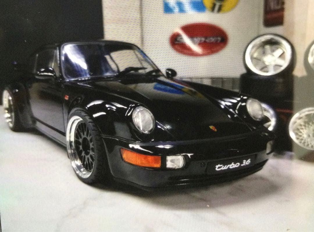 ソリド1/18ポルシェ911(964)Turbo3,6 1990 ブラック