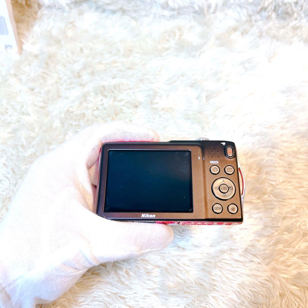 【極美品】NikonニコンCOOLPIX S3300 ピンク　説明書付きコンデジ