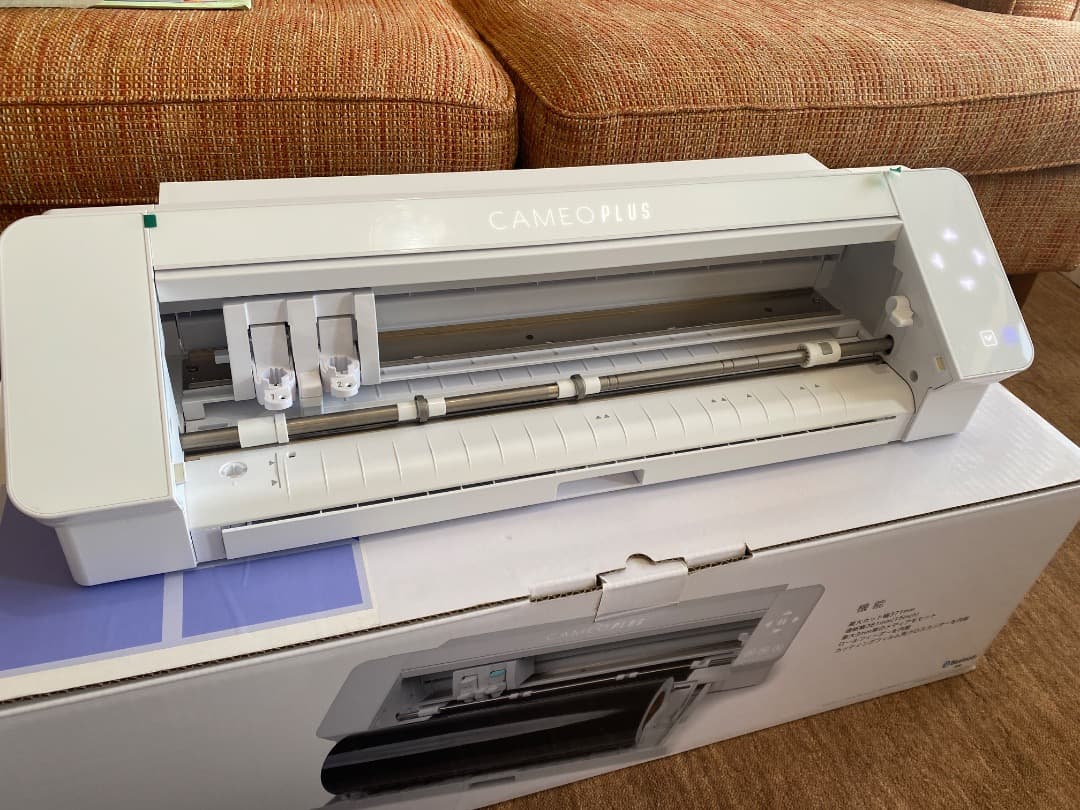 CAMEO4 PLUS カッティングマシン 箱付き