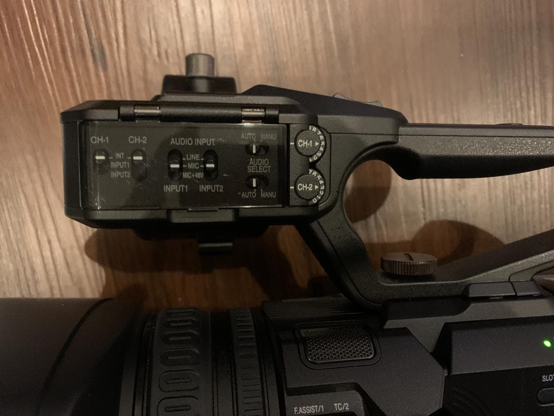 【美品】【使用時間短】JVC GY-HM175 4K 業務用ビデオカメラ