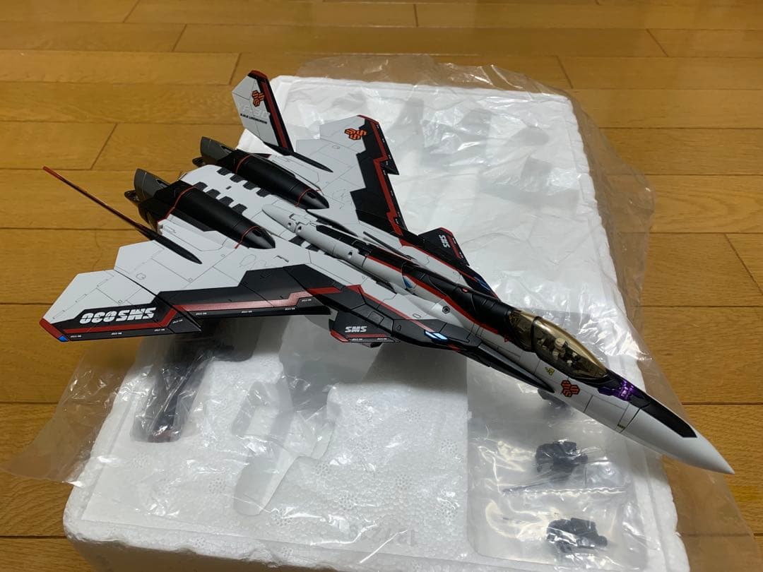 【中古品】バンダイ DX超合金 YF-30 クロノス