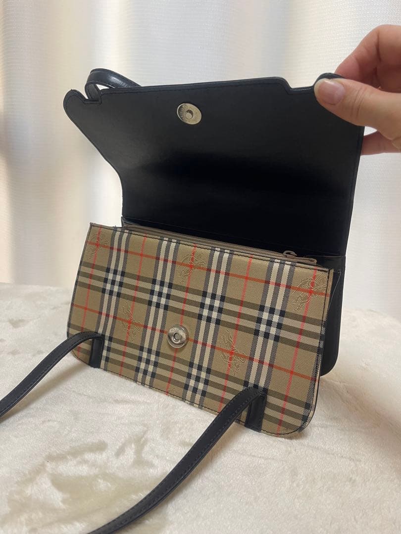 Burberry レザー ハンドバッグ 黒/ベージュ