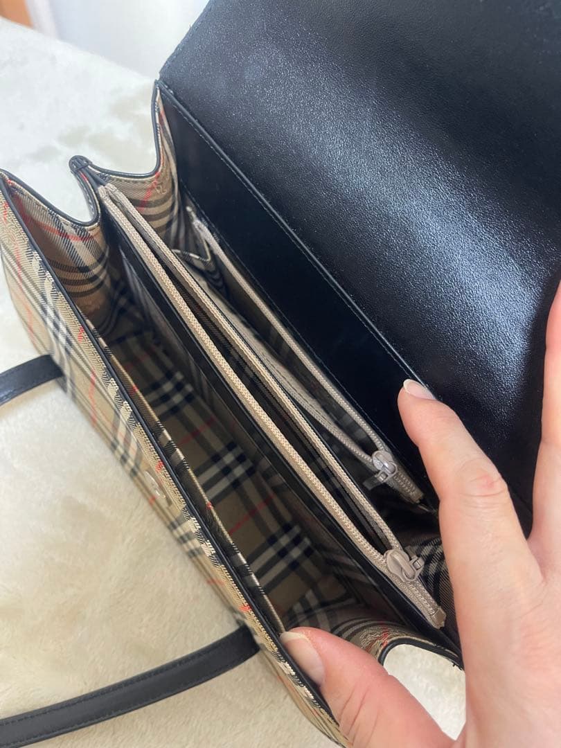 Burberry レザー ハンドバッグ 黒/ベージュ