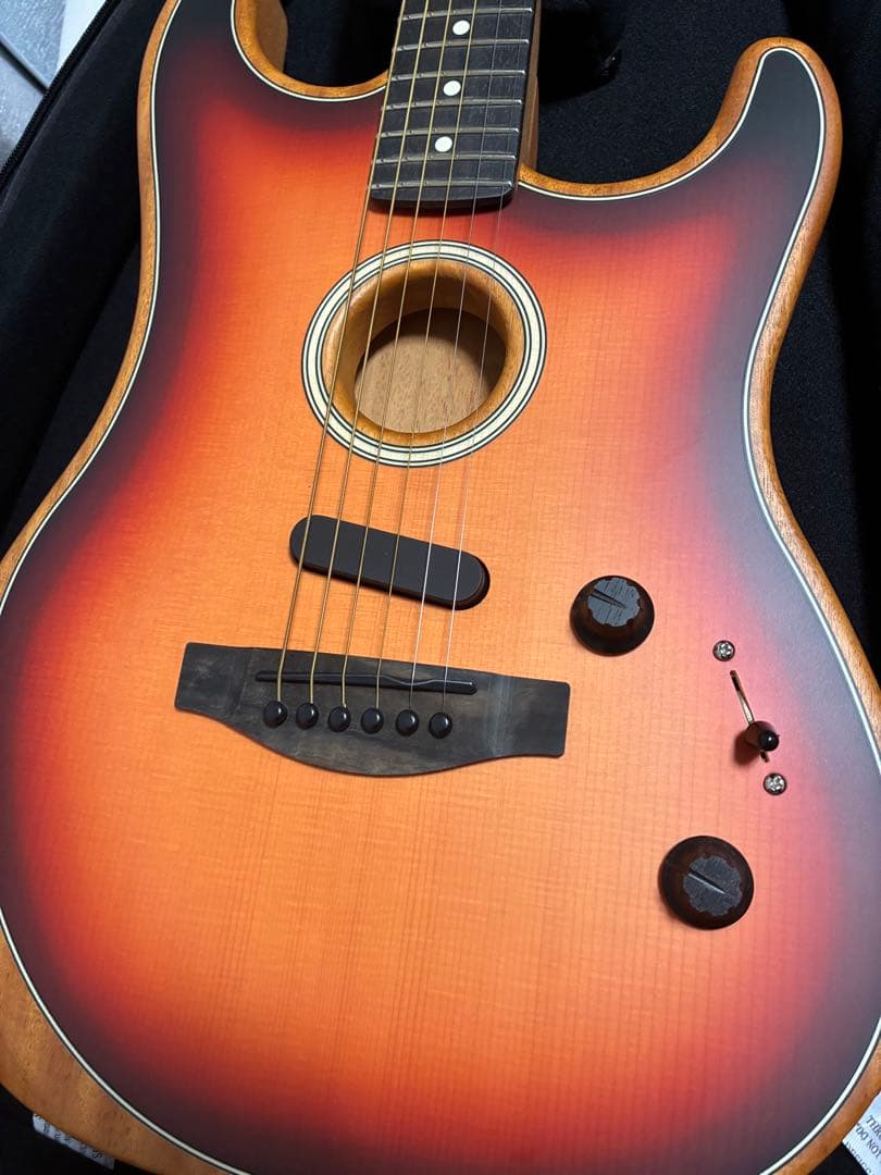 Fender American Acoustasonic ストラトタイプ