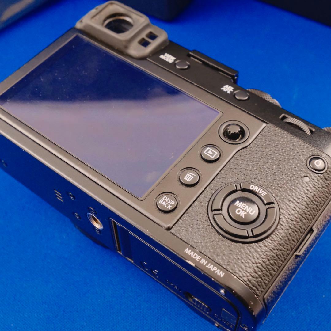 FUJIFILM X100F フィルムカメラ ブラック