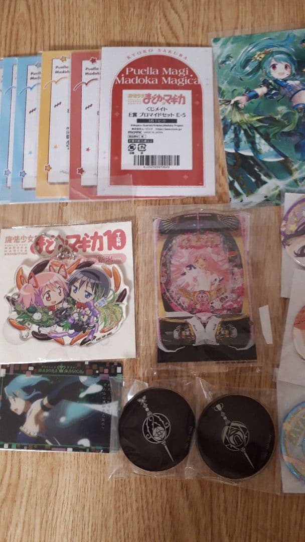 魔法少女まどか☆マギカ　まどマギ　マギレコ　ストラップ　アクスタ　缶バッジ