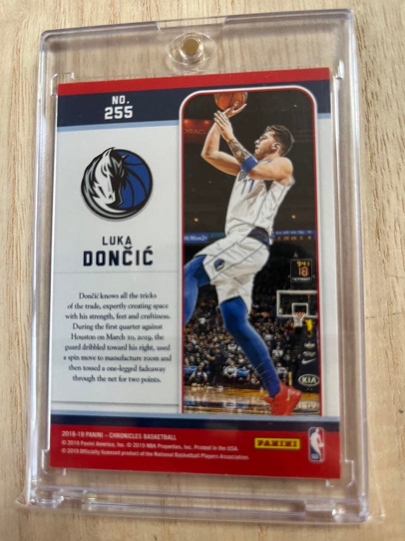 ルカ・ドンチッチ ルーキーカード シリアル入り
