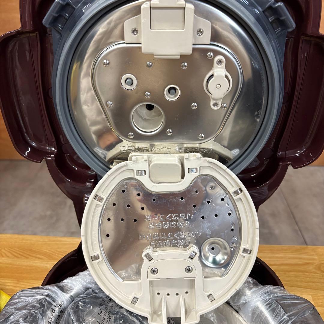 一都三県限定　配送無料　電気圧力鍋　ZOJIRUSHI 象印　3.0L