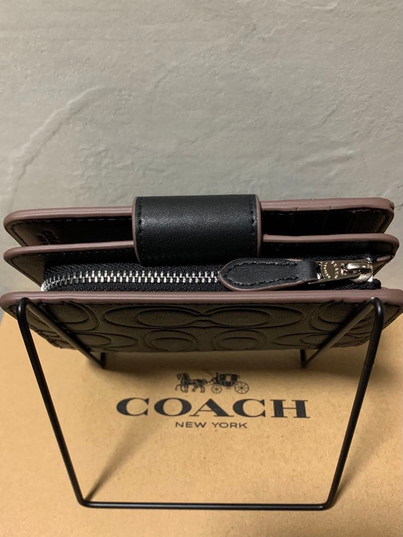 大人気！COACH ブラック 二つ折り財布 レディース