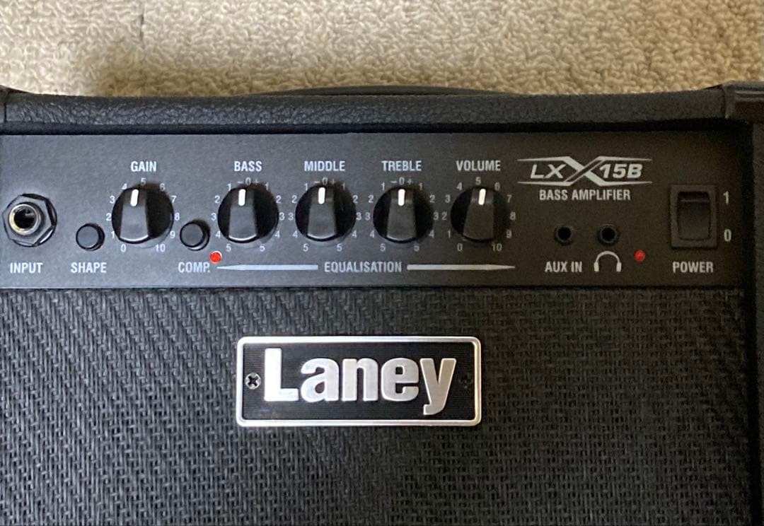 [超美品] 自宅用小型ベースアンプ　LANEY　LX15B