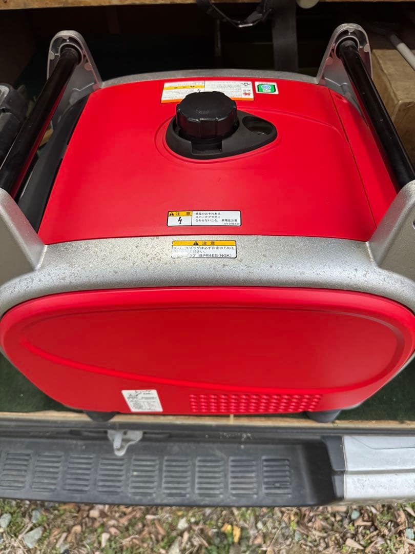 新品　新ダイワ インバーター発電機 iEG2000M 送料込み！