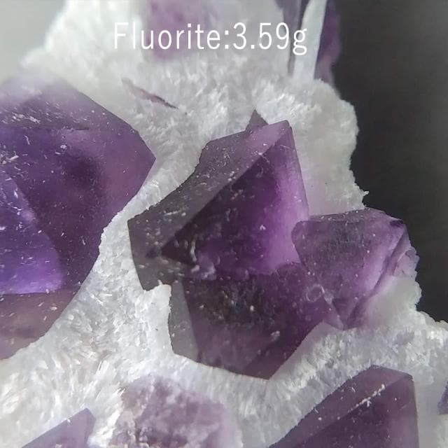 3.59g　砂糖菓子フローライト　母岩付き　鉱物標本　フローライト