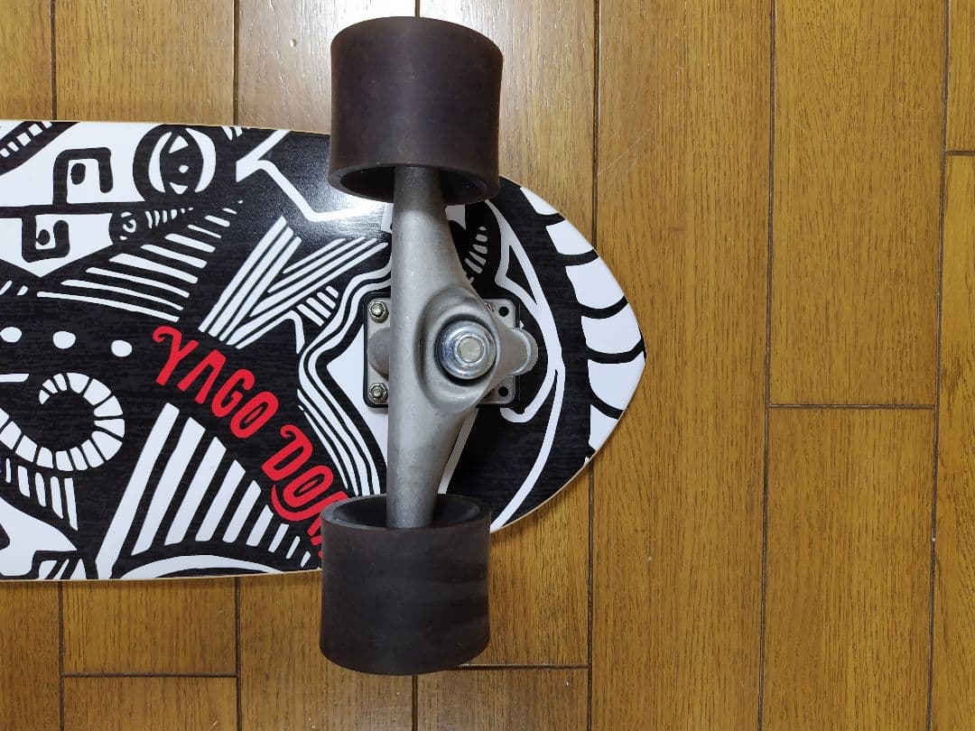 カーヴァー Yago Dour スケートボード