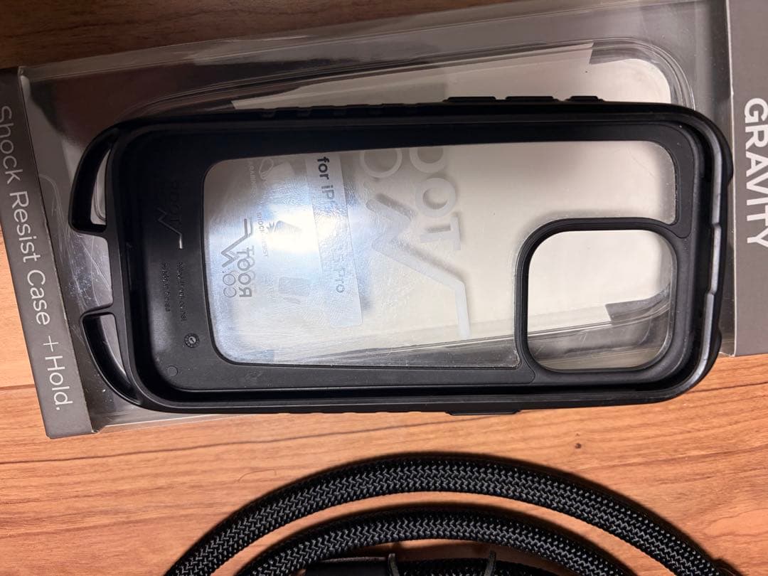 ROOT CO. iPhone 15 Pro用ケース　ストラップ付