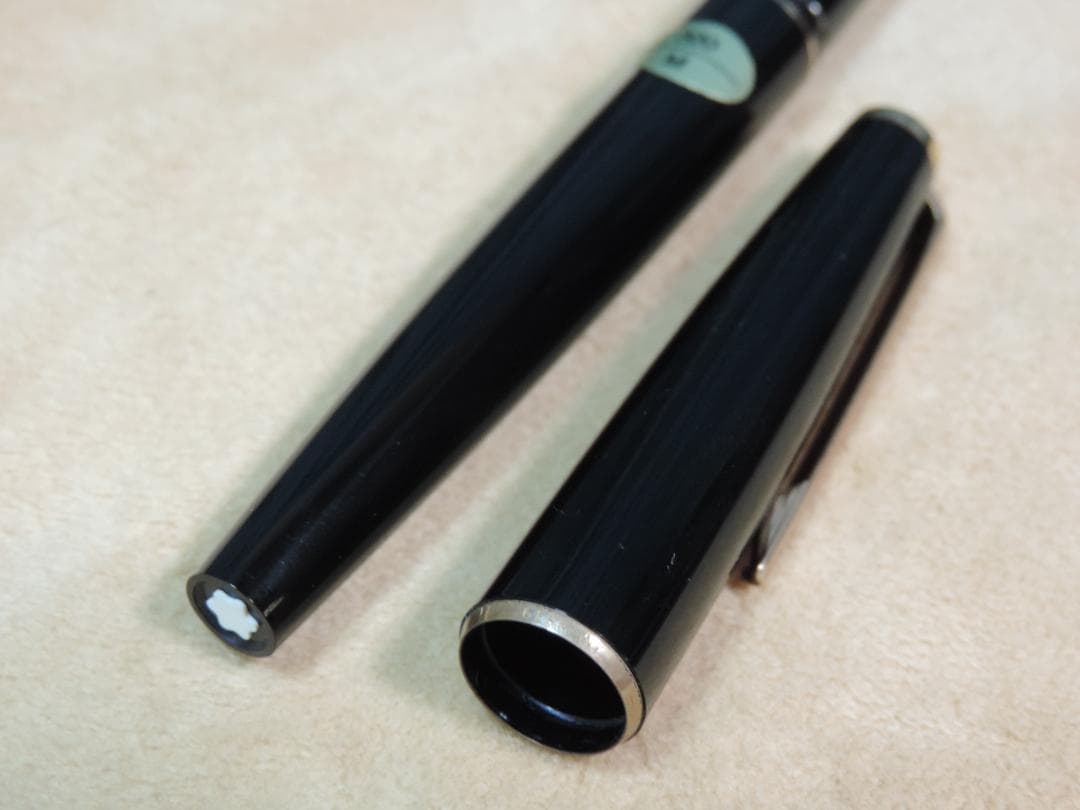 そ*ぷ様 MONT BLANC 万年筆 黒　320/M　未使用？保管傷あり　39