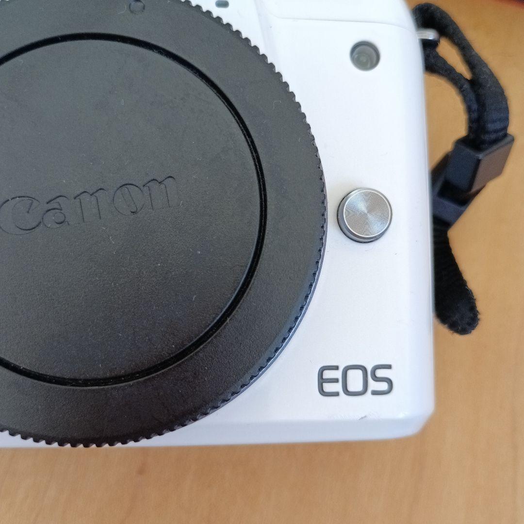 Canon EOS　kiss M ミラーレスカメラ 本体とレンズ2個