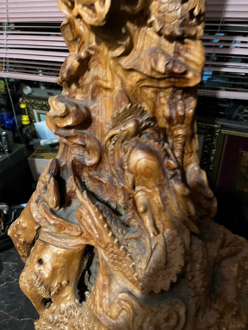 木彫り龍、龍の木彫り、特大木彫りの龍、一刀彫の龍、ドラゴン、木の株の龍