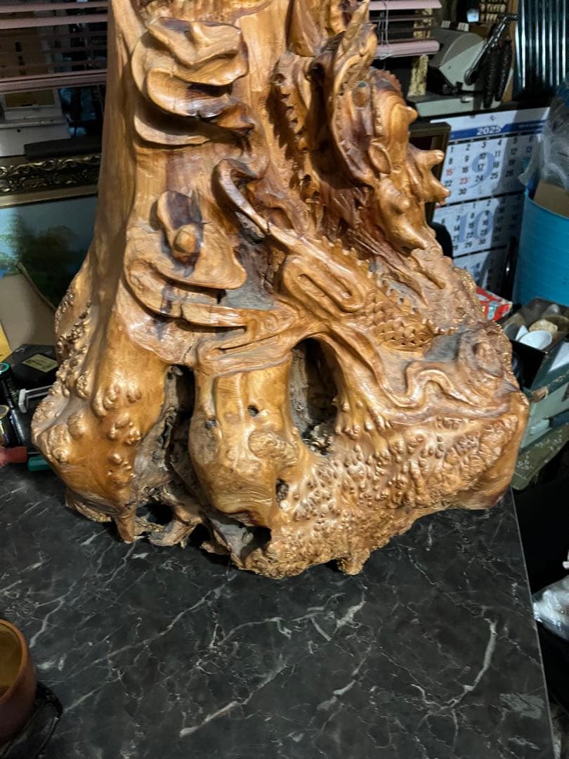 木彫り龍、龍の木彫り、特大木彫りの龍、一刀彫の龍、ドラゴン、木の株の龍