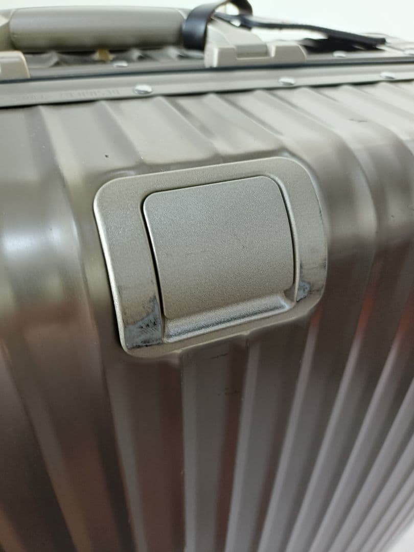 リモワ　トパーズ チタニウム