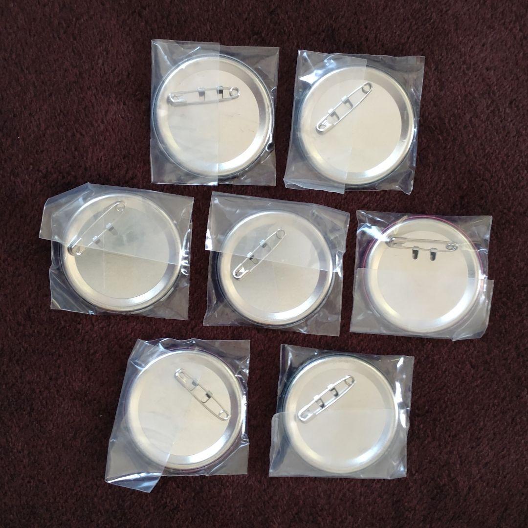 ホログラム缶バッジ　終わりのセラフ　カプセル　7個セット