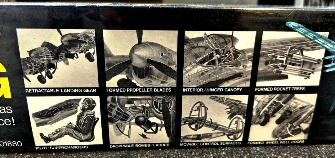 Guillow社のバルサフライングモデル ロッキードP-38 Lightning