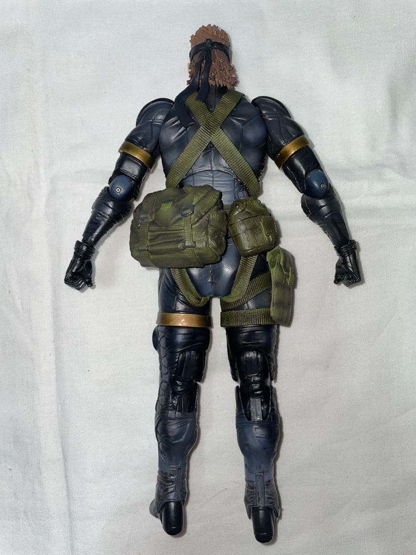 PLAY ARTS改 スネーク スニーキングスーツ　メタルギア　フィギュア