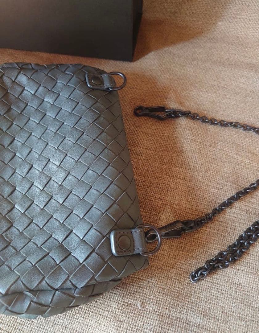 Bottega Veneta イントレチャート チェーン バッグ グレー