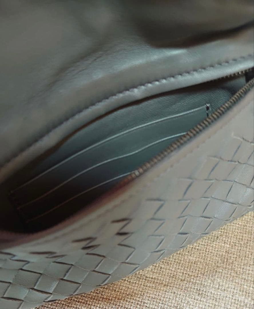 Bottega Veneta イントレチャート チェーン バッグ グレー