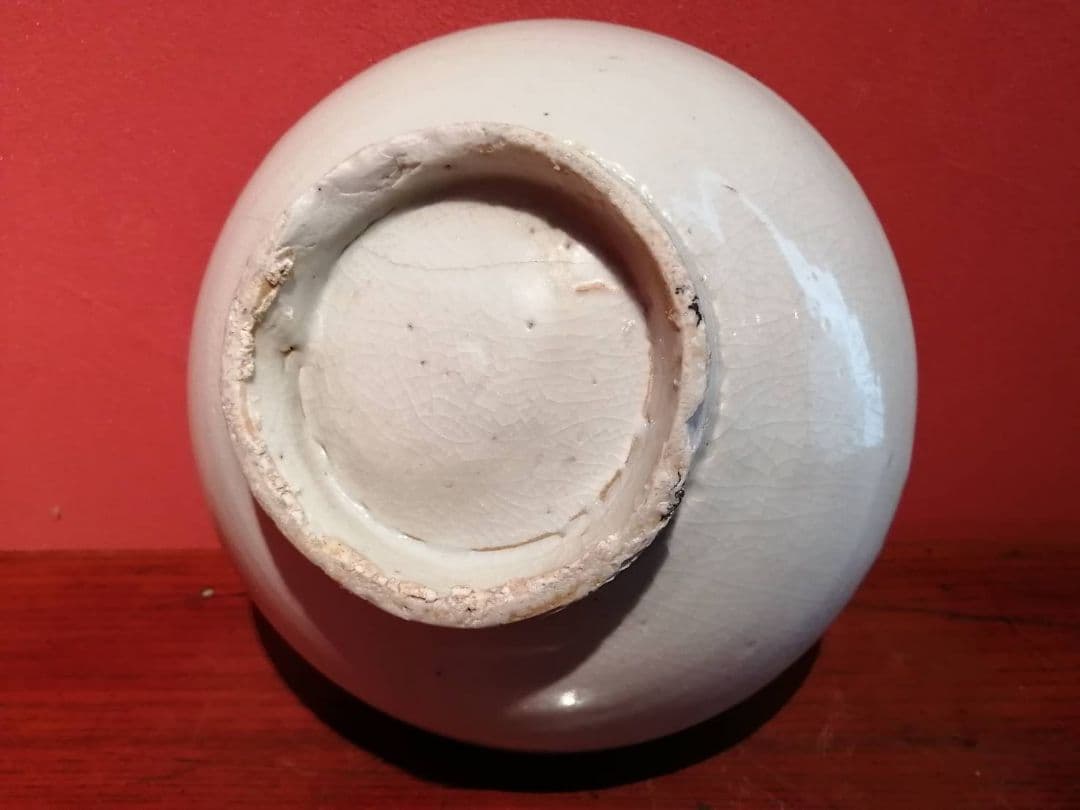 李朝白磁　丸壺（割れ、欠け、窯傷あり）