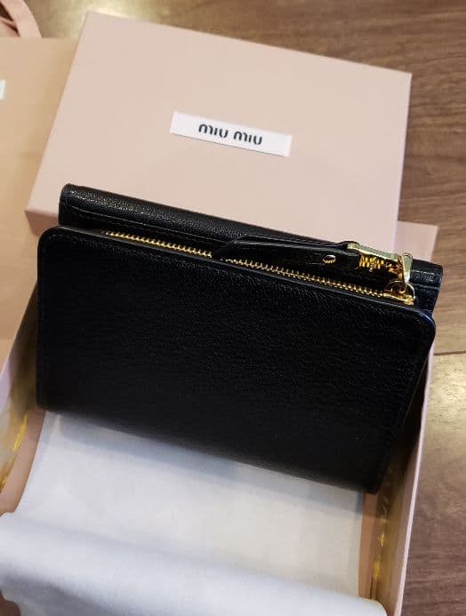 <たか>miu miu　ミュウミュウ　三つ折り財布　リボン